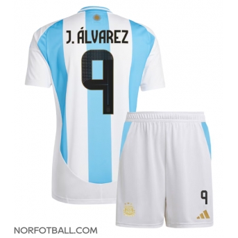 Billige Fotballdrakt Argentina Julian Alvarez #9 Replika Hjemmedraktsett Barn Copa America 2024 Kortermet (med bukser)